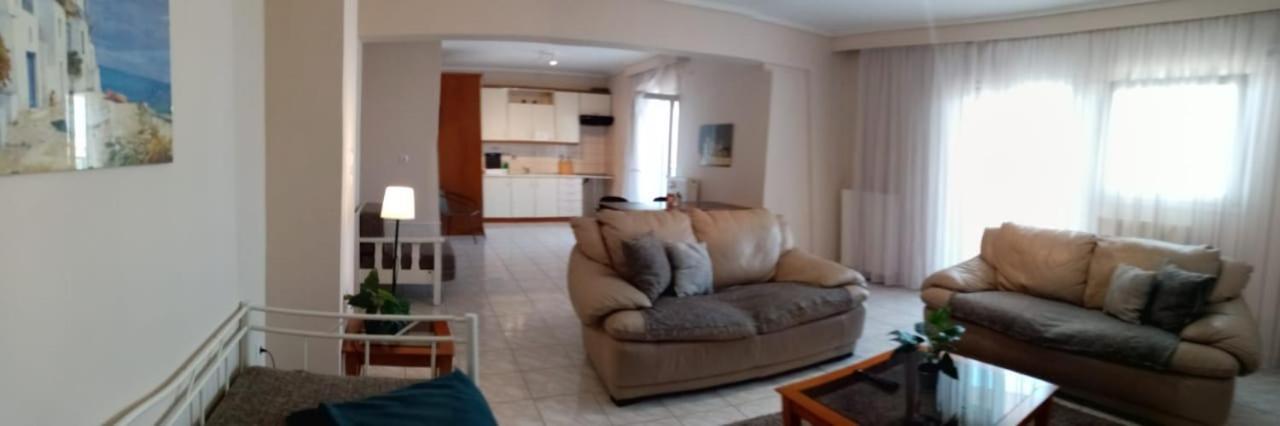 Apartment By The Beach With Amazing Sea View Peraía Eksteriør billede
