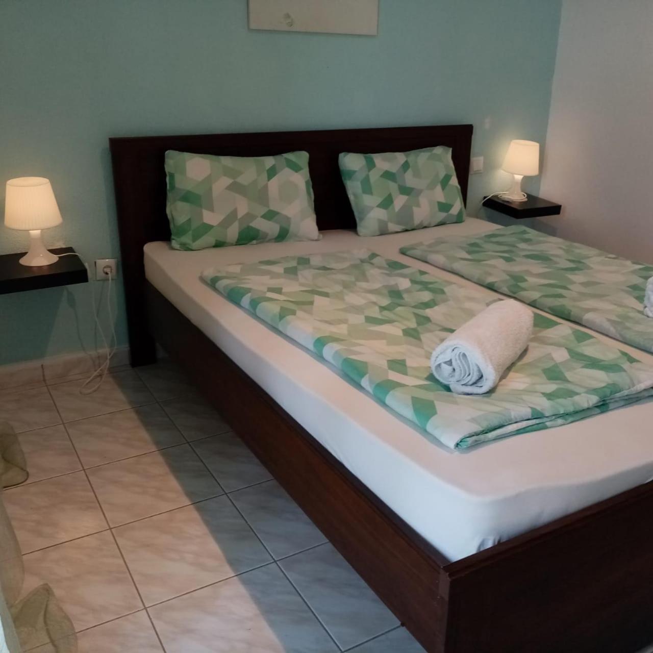 Apartment By The Beach With Amazing Sea View Peraía Eksteriør billede