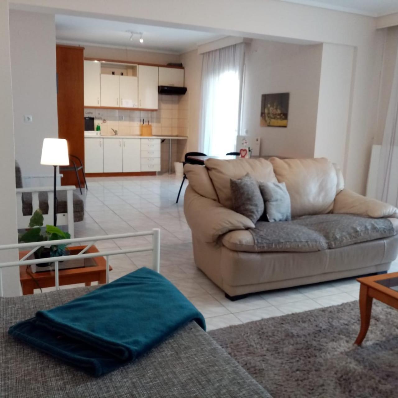 Apartment By The Beach With Amazing Sea View Peraía Eksteriør billede
